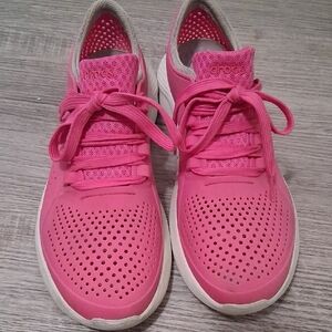 CROCS Women's Hot Pink Perforated Sneakers